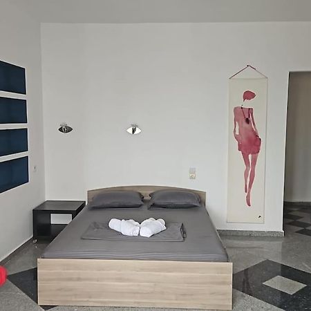 Nice Studio In The Heart Of City Bucharest Exterior photo
