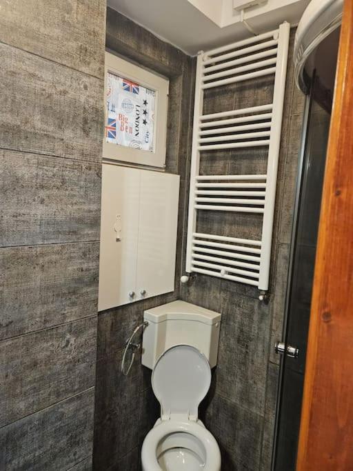 Nice Studio In The Heart Of City Bucharest Exterior photo